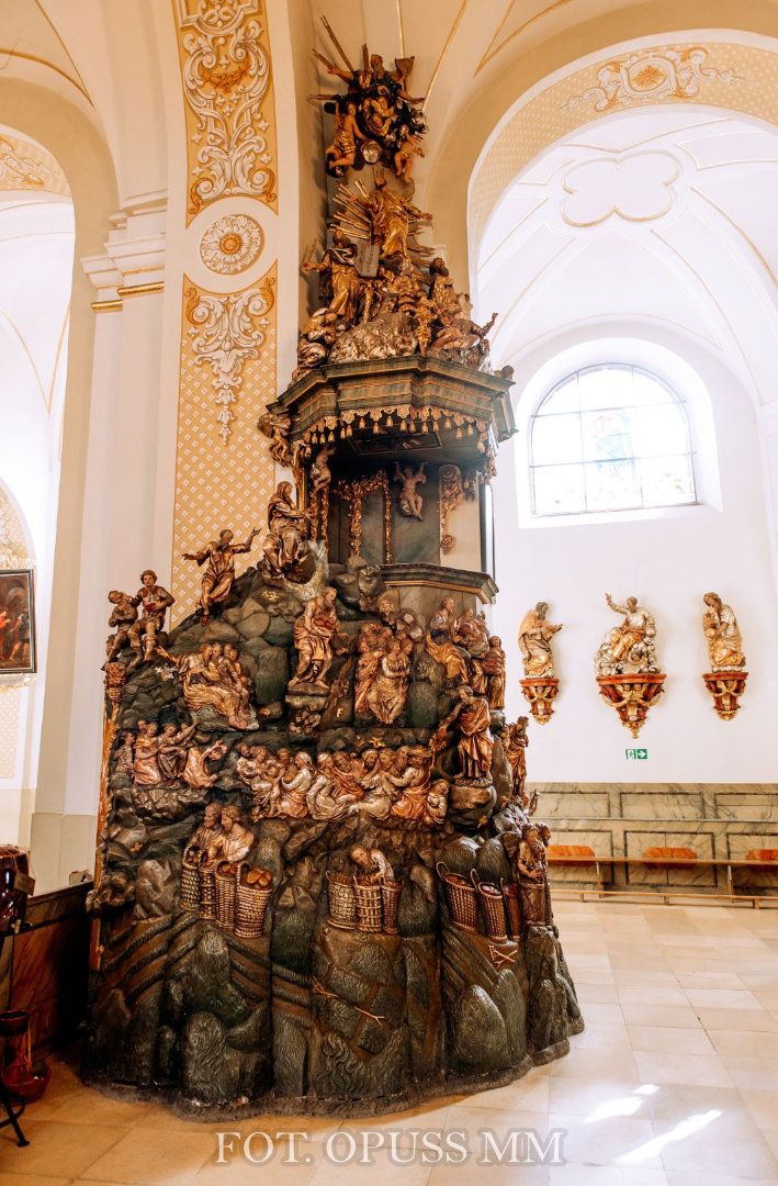 Zdjęcie tytułowe dla: Ambona